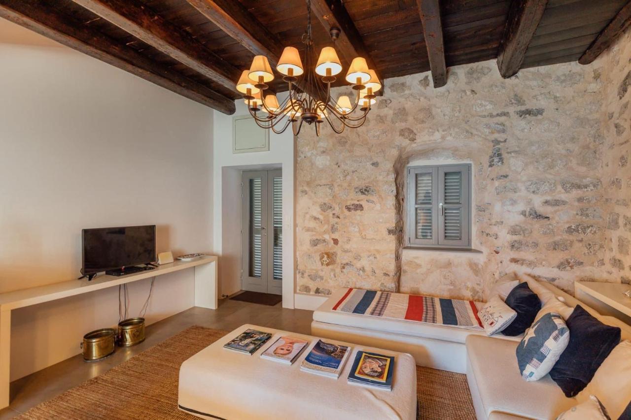 18Th Century Villa In The Unesco Bay Of Kotor Exterior photo